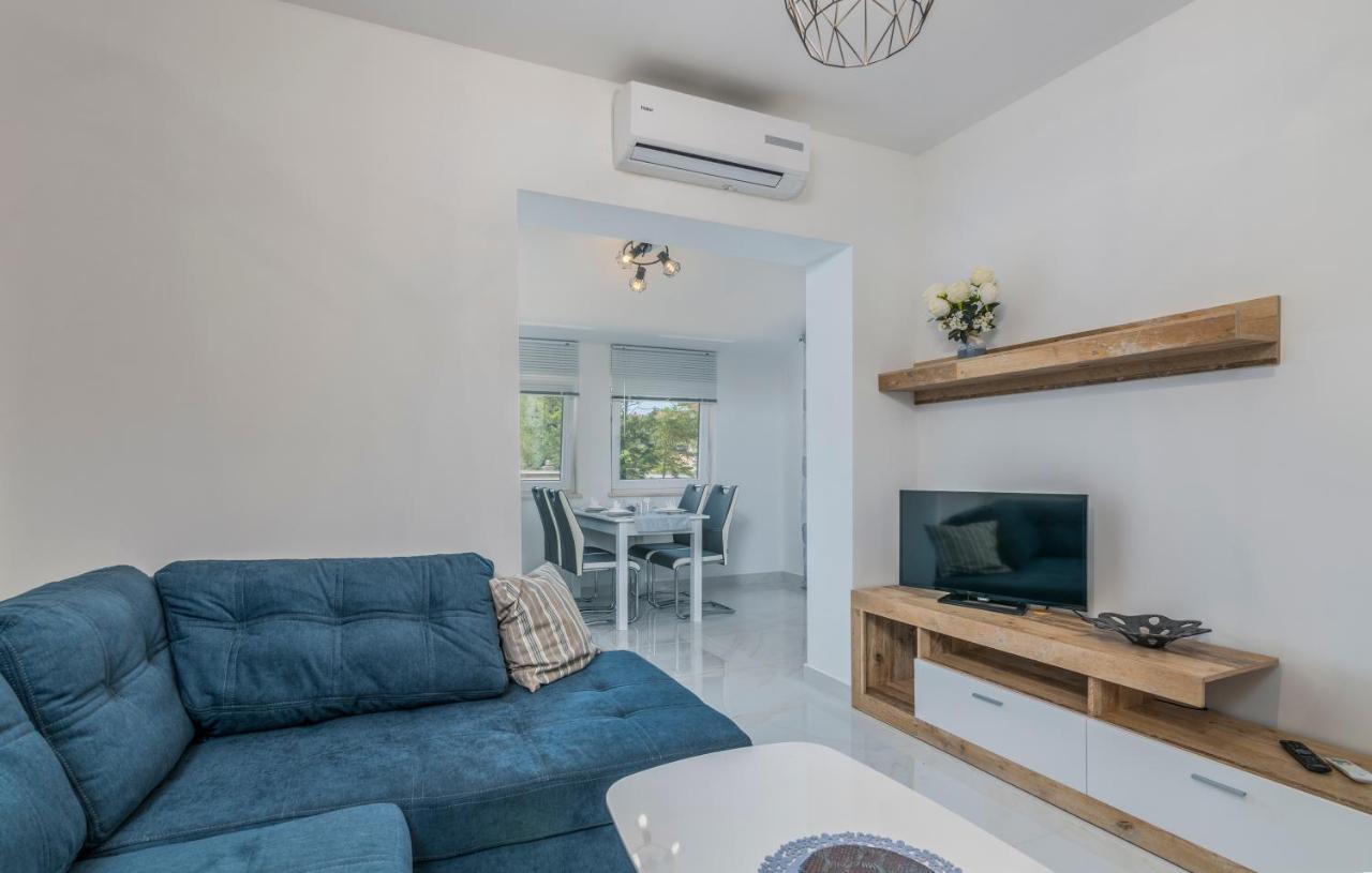 B&B Dujmovic Malinska Εξωτερικό φωτογραφία